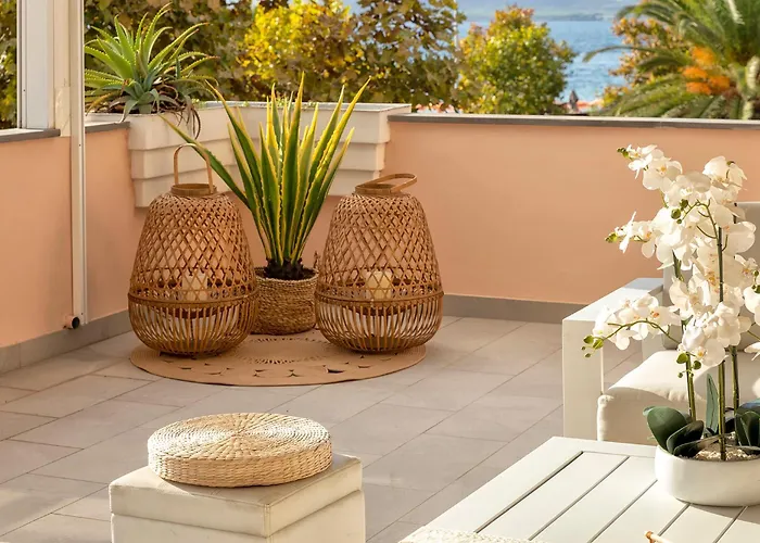 Sole & Mare - Terrazza Fronte Mare Apartment *