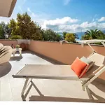 Sole & Mare - Terrazza Fronte Mare Apartment